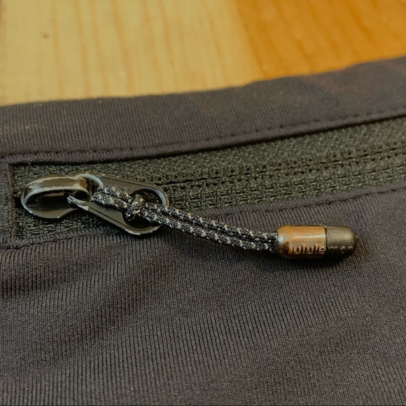 Lululemon Speed Short 4-way Stretch 2.5" inseam Black size 6 - Picture 10 of 12